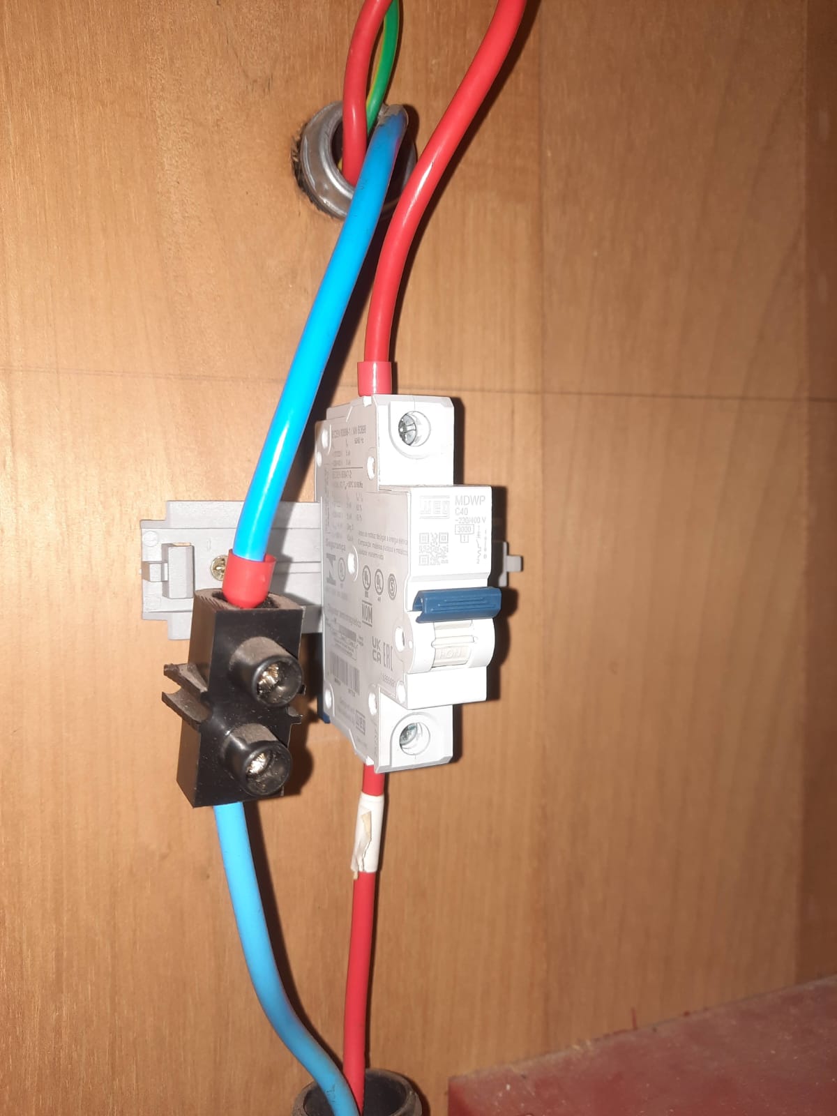Manutenção do disjuntor geral em Caxias do Sul
